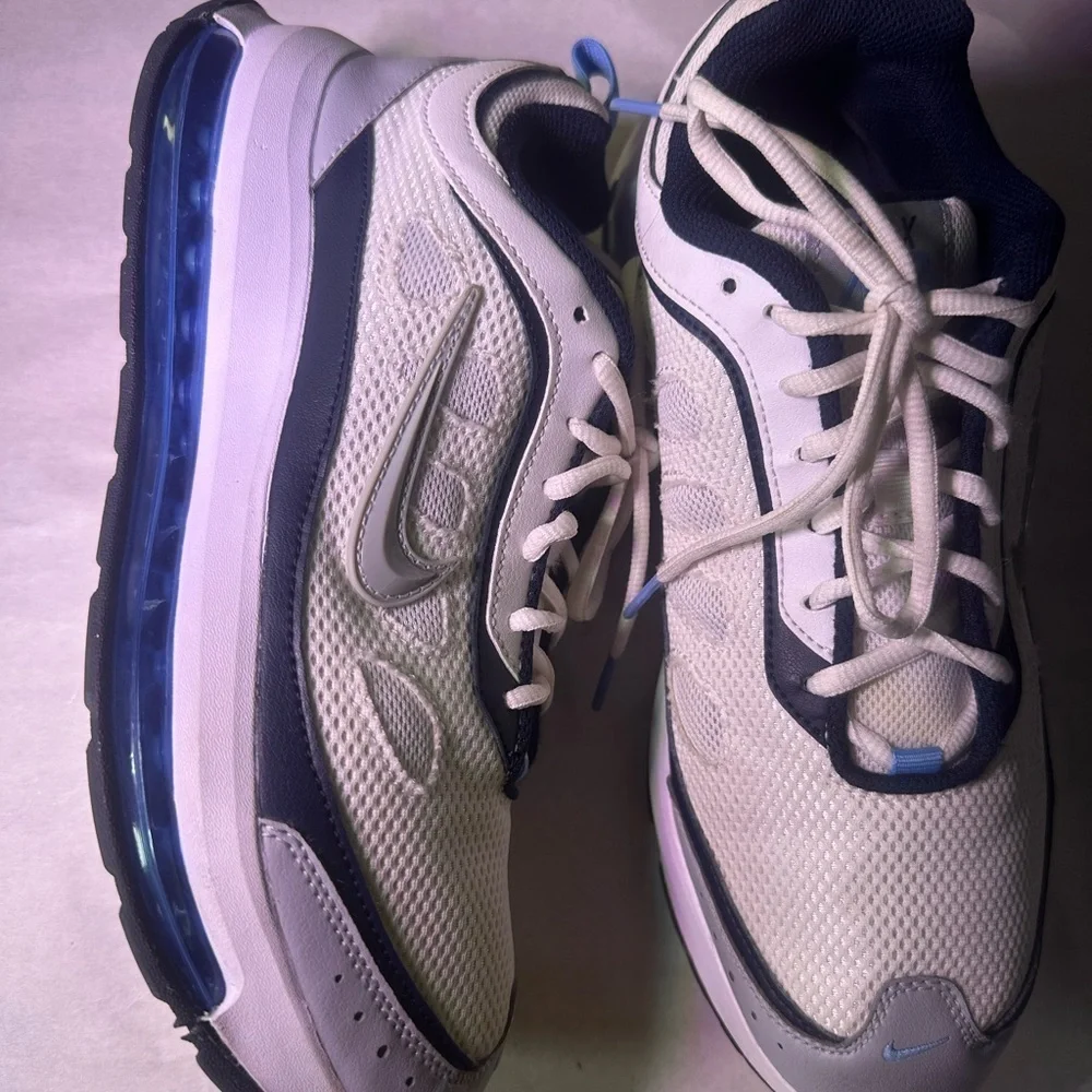 Nike White and Gray Men's Athletic Sneakers